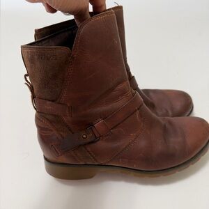 Teva De La Vina Waterproof Leather Short Boots Size 7